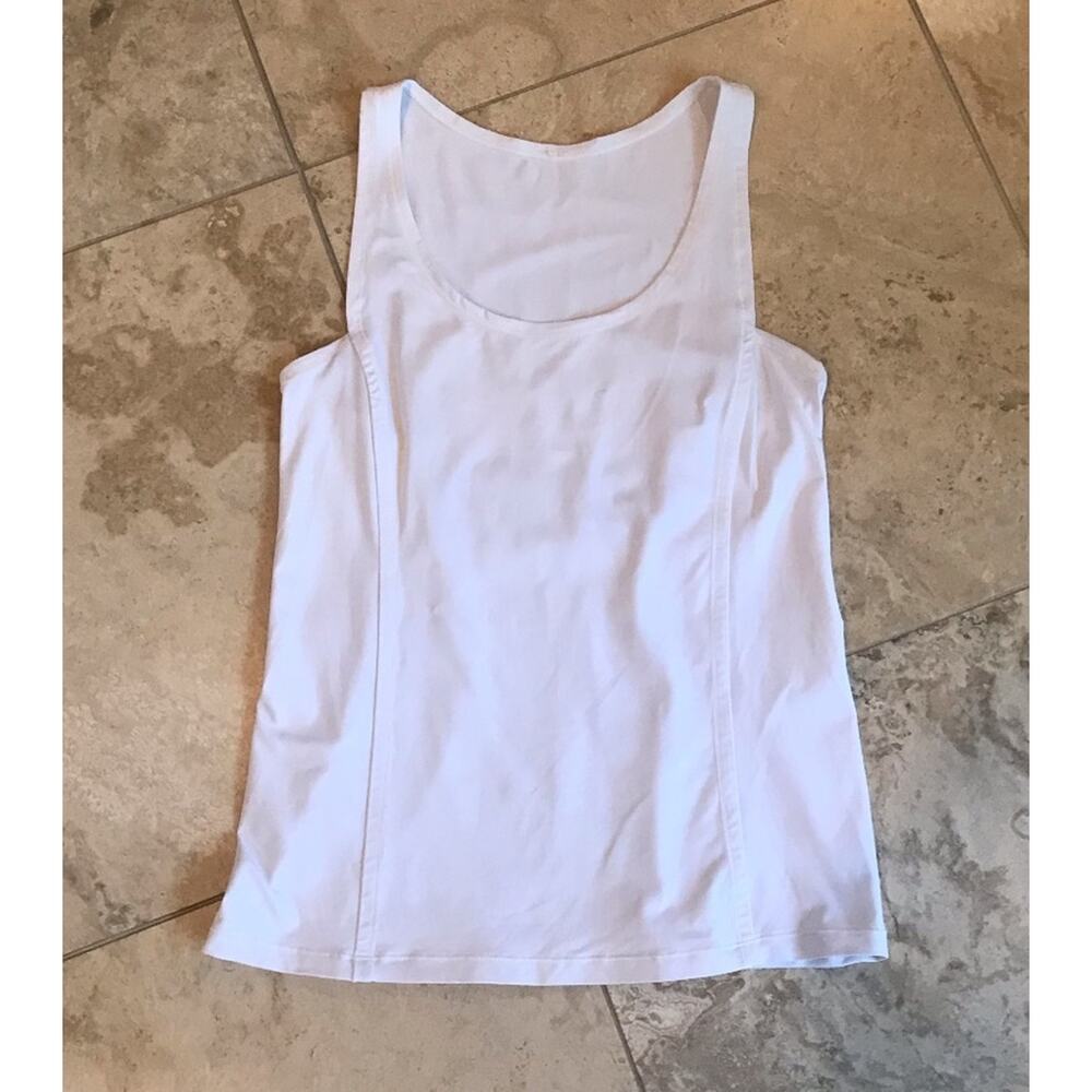 Lululemon RARE white tank with back detail size 6